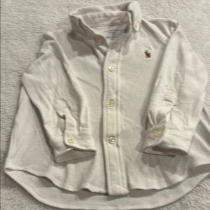 White Ralph Lauren botton down cotton shirt
Size 18 months